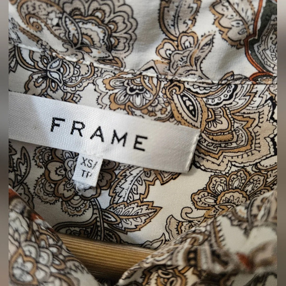 FRAME '70s Ruffle Silk Top in Off White Multi - Picture 7 of 9